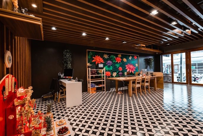 Imagen del bar/restaurante del Hotel The Brown, Krabi. Foto 2