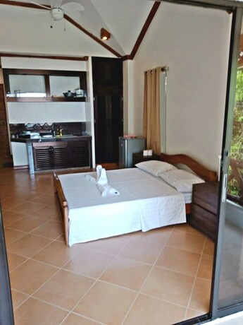 Imagen de la habitación del Hotel The Bruce Resort. Foto 34