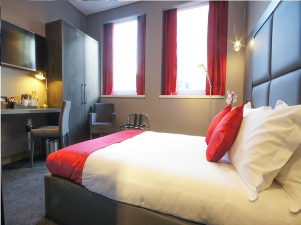 Imagen de la habitación del Hotel The Bryson. Foto 7