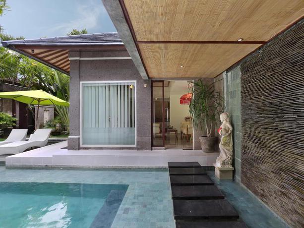 Imagen de la piscina del Hotel The Buah Bali Villas. Foto 9