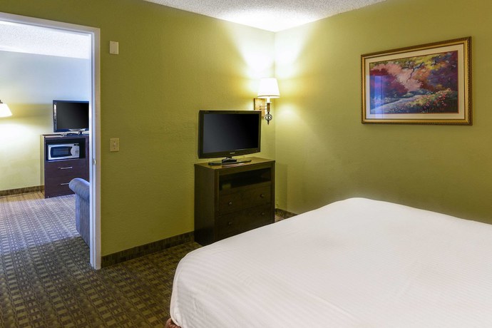 Imagen de la habitación del Hotel The Buena Park Hotel and Suites. Foto 5