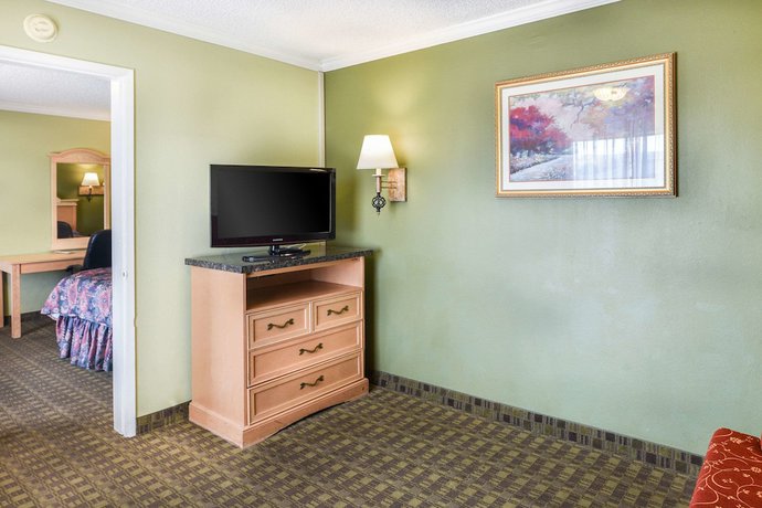 Imagen de la habitación del Hotel The Buena Park Hotel and Suites. Foto 11