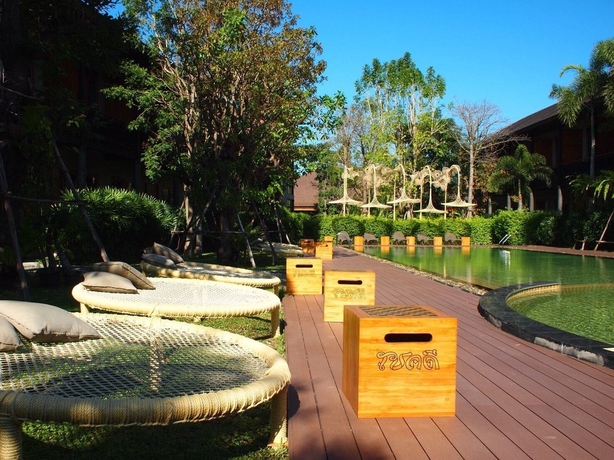 Imagen de la piscina del Hotel The Buffalo Amphawa. Foto 18