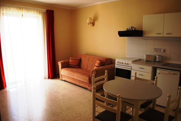 Imagen de los interiores del Hotel The Bugibba. Foto 12