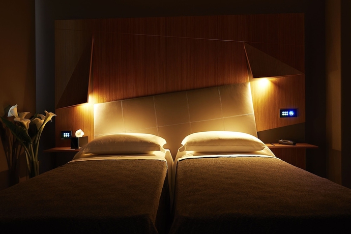 Imagen de la habitación del Hotel The Building. Foto 2