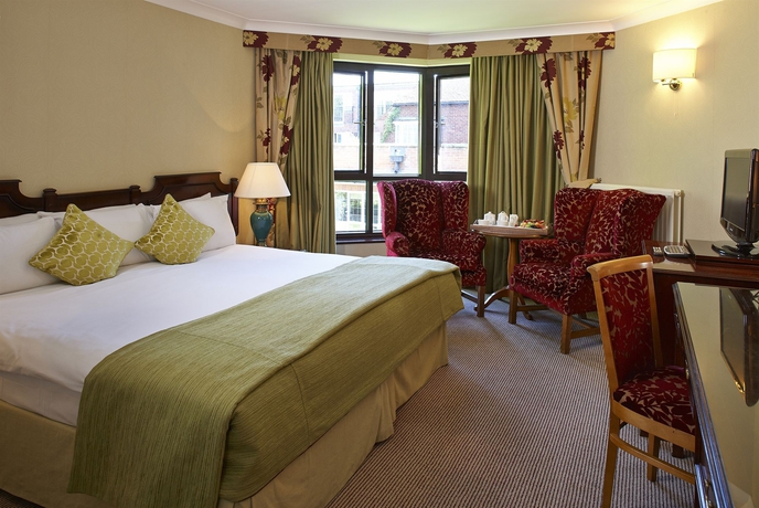 Imagen de la habitación del Hotel The Bull, Gerrards Cross. Foto 9