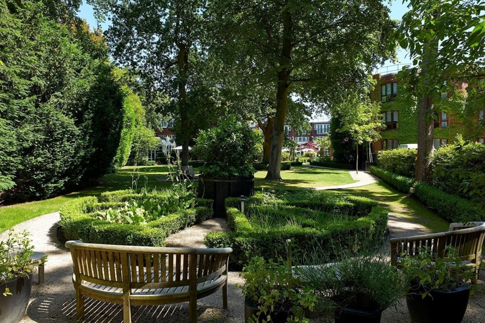 Imagen de los exteriores del Hotel The Bull, Gerrards Cross. Foto 12