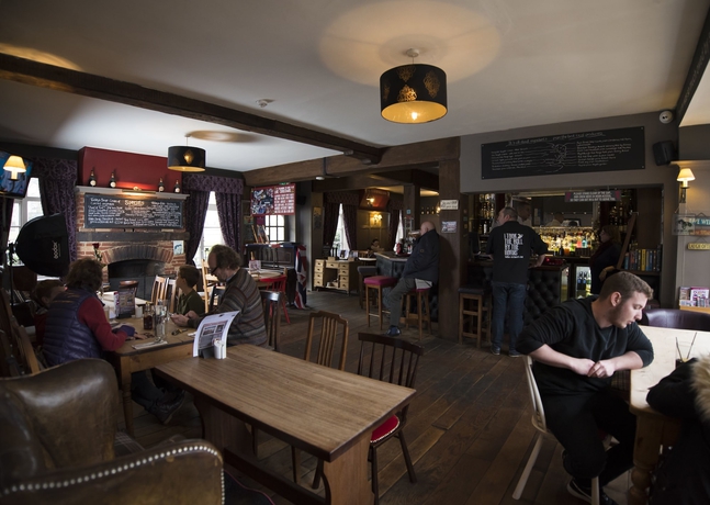 Imagen del bar/restaurante del Hotel The Bull Inn, Bury St Edmunds. Foto 3