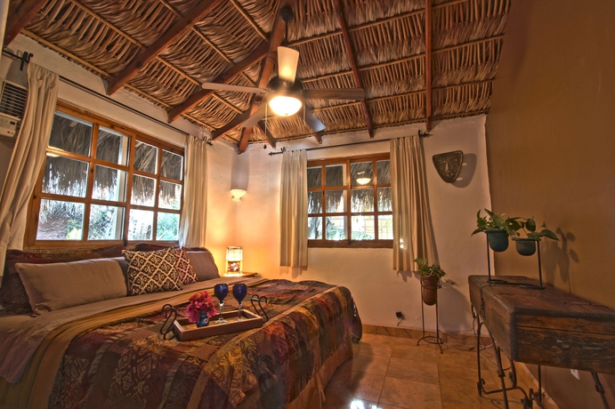 Imagen de la habitación del Hotel The Bungalows, Cabo San Lucas. Foto 3