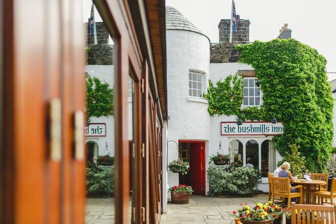Imagen del bar/restaurante del Hotel The Bushmills Inn. Foto 3
