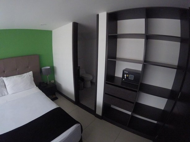 Imagen de la habitación del Hotel The Business Center. Foto 3