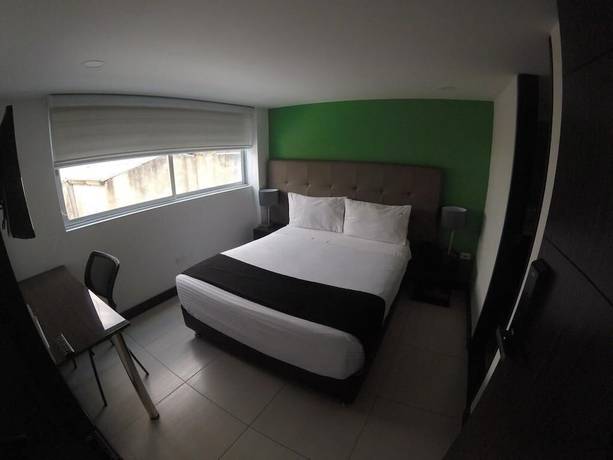 Imagen de la habitación del Hotel The Business Center. Foto 9
