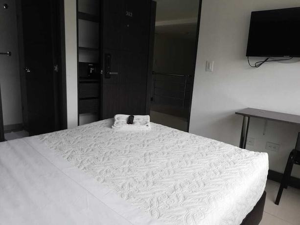 Imagen de la habitación del Hotel The Business Center. Foto 10