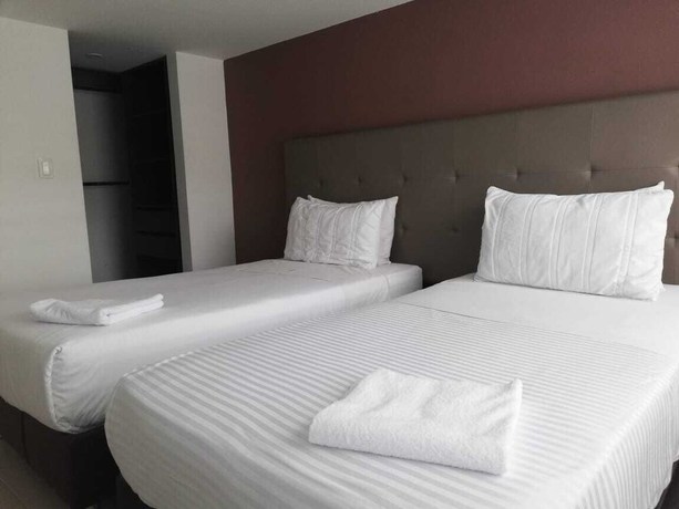 Imagen de la habitación del Hotel The Business Center. Foto 14