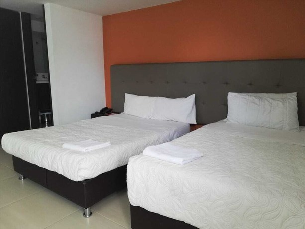 Imagen de la habitación del Hotel The Business Center. Foto 18