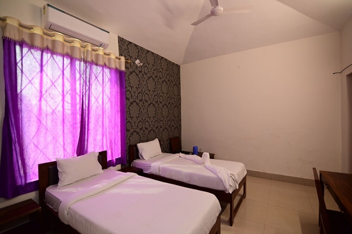 Imagen de la habitación del Hotel The Byke Niranjana Resort. Foto 10