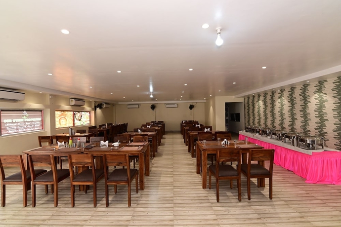 Imagen del bar/restaurante del Hotel The Byke Niranjana Resort. Foto 5