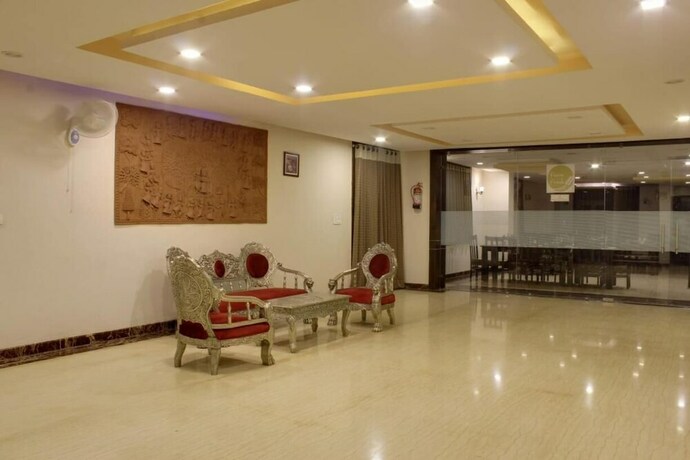 Imagen de los interiores del Hotel The Byke Riddhi Inn. Foto 28