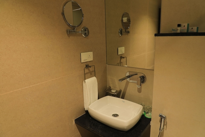 Imagen de la habitación del Hotel The Byke Suraj Club. Foto 17