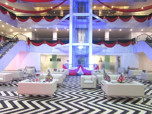 Imagen de los interiores del Hotel The Byke Suraj Plaza. Foto 16