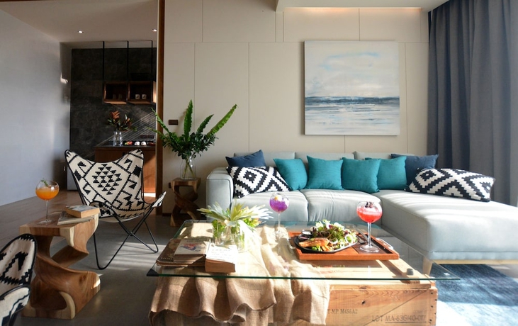 Imagen de la habitación del Hotel The Cabin Beach Resort. Foto 2