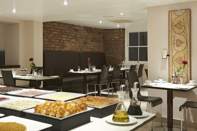 Imagen del bar/restaurante del Hotel The Caesar. Foto 2