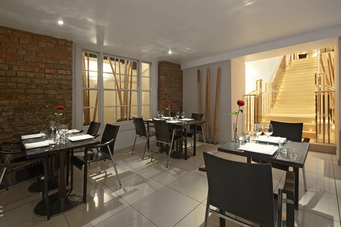 Imagen del bar/restaurante del Hotel The Caesar. Foto 3