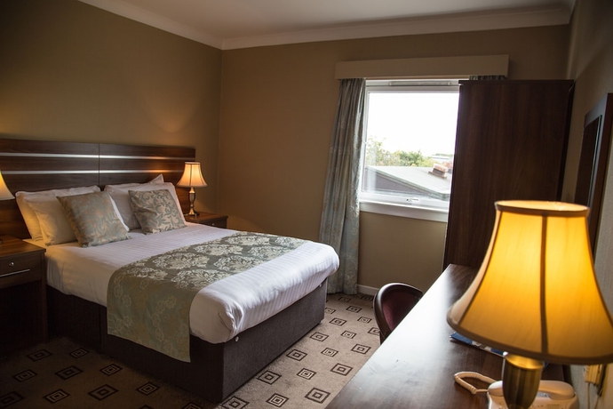 Imagen de la habitación del Hotel The Cairn, Bathgate. Foto 7