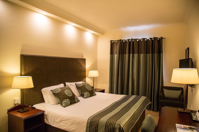 Imagen de la habitación del Hotel The Cairn, Bathgate. Foto 8