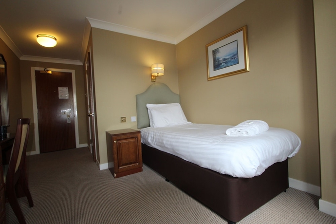 Imagen de la habitación del Hotel The Cairn, Bathgate. Foto 9
