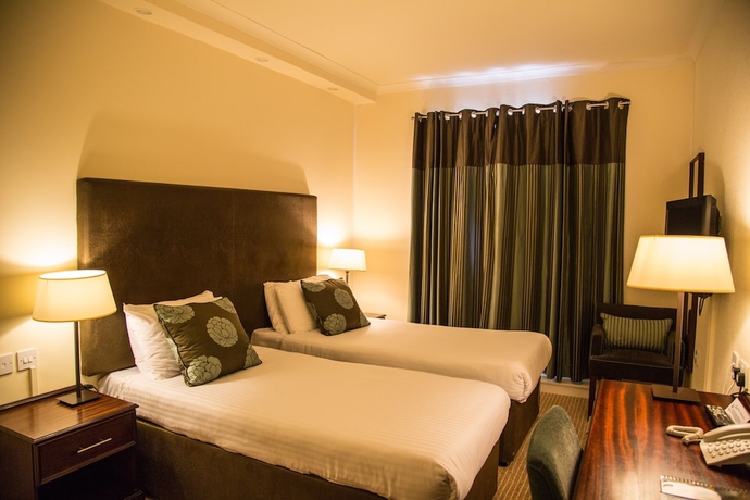 Imagen de la habitación del Hotel The Cairn, Bathgate. Foto 12