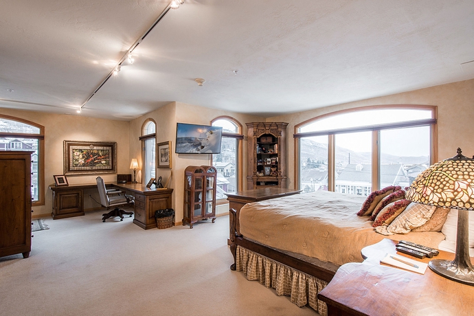 Imagen de la habitación del Hotel The Caledonian By All Seasons Resort Lodging. Foto 5