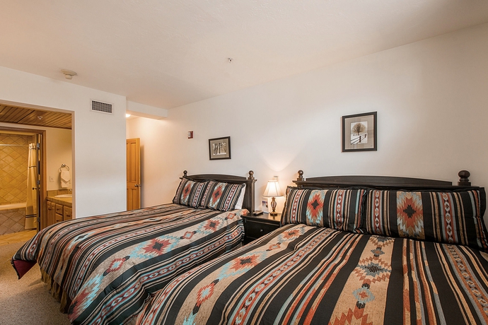 Imagen de la habitación del Hotel The Caledonian By All Seasons Resort Lodging. Foto 6