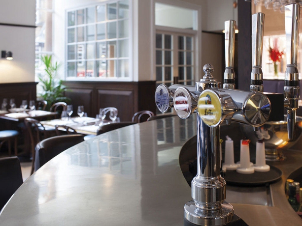 Imagen del bar/restaurante del Hotel The Caledonian Edinburgh, Curio Collection by Hilton. Foto 4