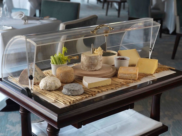 Imagen del bar/restaurante del Hotel The Caledonian Edinburgh, Curio Collection by Hilton. Foto 5