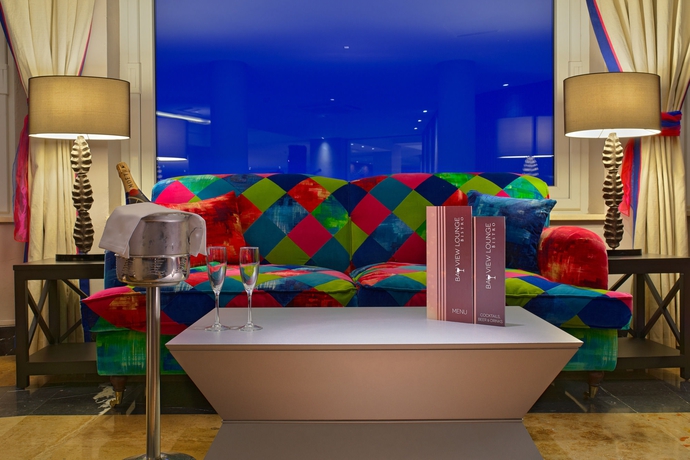 Imagen de los interiores del Hotel The Caleta Health, Beauty and Conference Centre. Foto 13