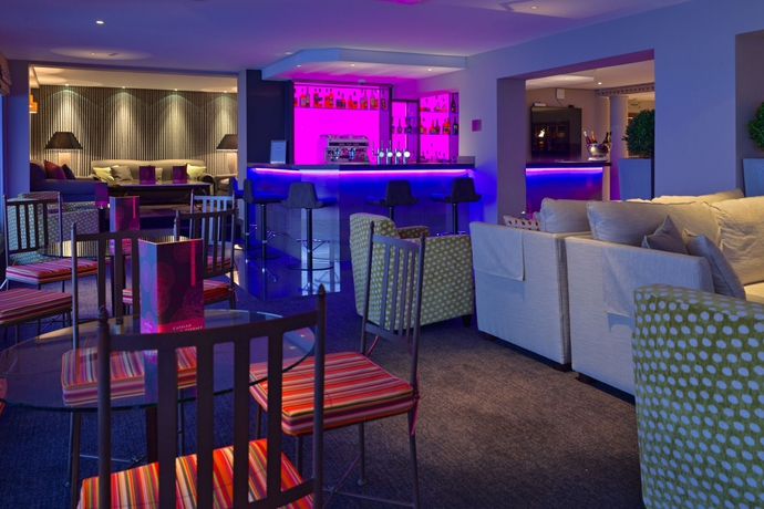 Imagen del bar/restaurante del Hotel The Caleta Health, Beauty and Conference Centre. Foto 2