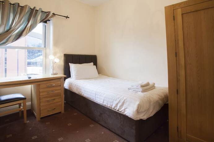 Imagen de la habitación del Hotel The Camberley. Foto 15
