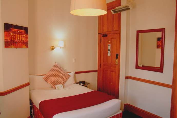 Imagen de la habitación del Hotel The Cambridge hotel and hostel. Foto 7