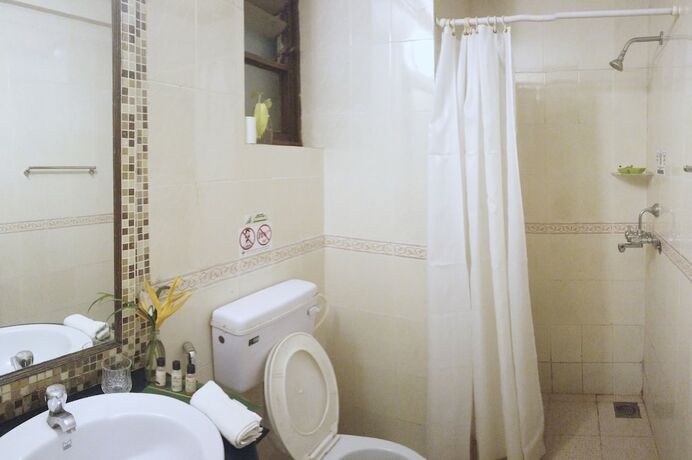 Imagen general del Hotel The Camelot Beach Resort. Foto 11