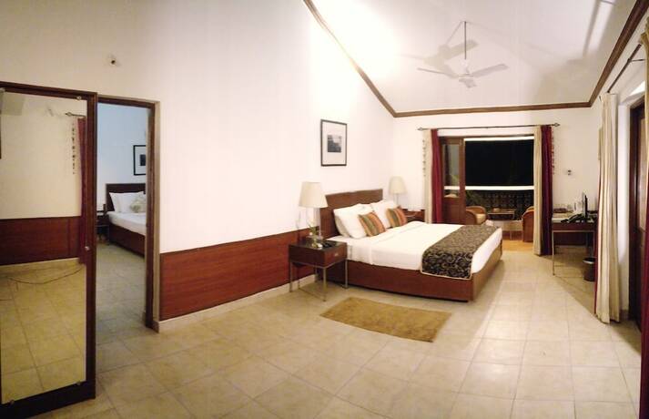 Imagen de la habitación del Hotel The Camelot Beach Resort. Foto 21