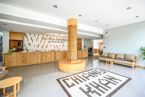 Imagen general del Hotel The Camp Chiangkhan. Foto 2