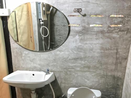 Imagen de la habitación del Hotel The Camp Chiangkhan. Foto 14