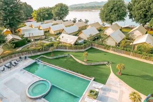 Imagen general del Hotel The Camp Chiangkhan. Foto 10