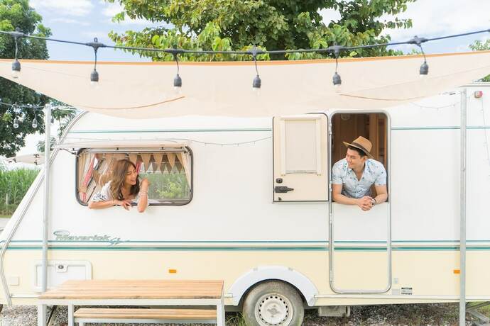 Imagen de la habitación del Hotel The Campster Kanchanaburi. Foto 15