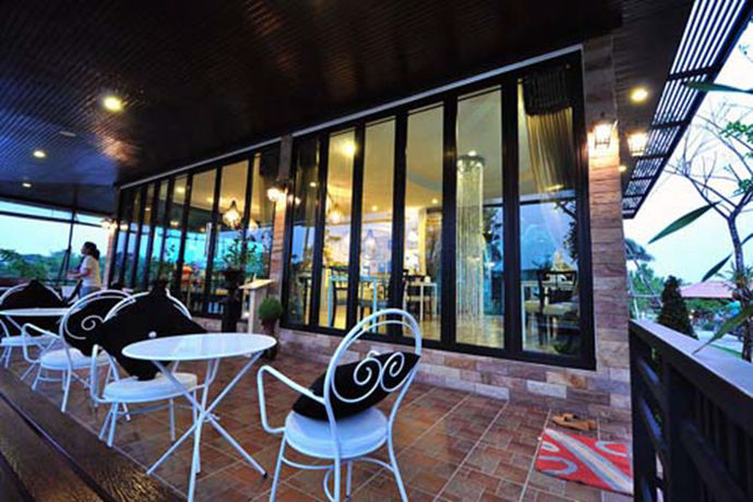 Imagen de los exteriores del Hotel The Canal Garden Resort. Foto 15