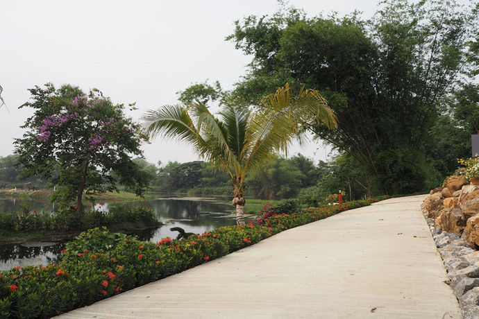 Imagen de los exteriores del Hotel The Canal Garden Resort. Foto 16