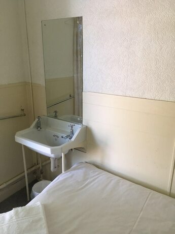 Imagen general del Hotel The Canberra Guest House. Foto 2