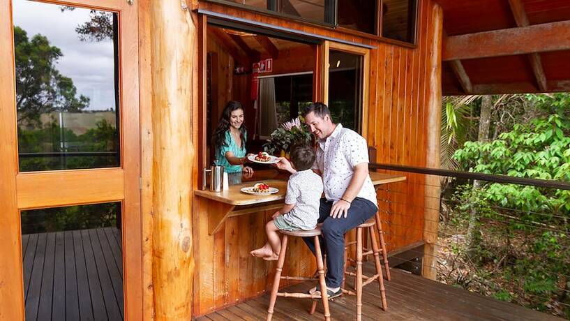 Imagen del bar/restaurante del Hotel The Canopy Rainforest Treehouses and Wildlife Sanctuary. Foto 17