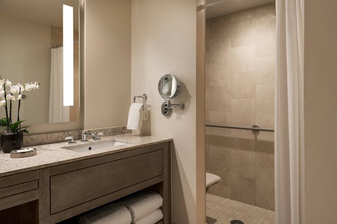 Imagen de la habitación del Hotel The Canyon Suites at The Phoenician, Luxury Collection. Foto 4